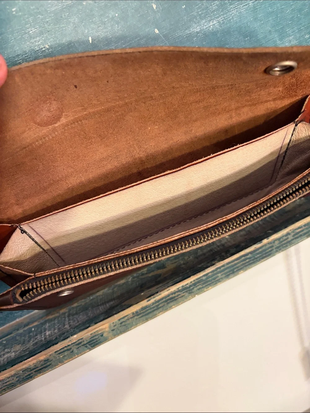 Men's Brown Leather Chain Wallet with Snap Closure